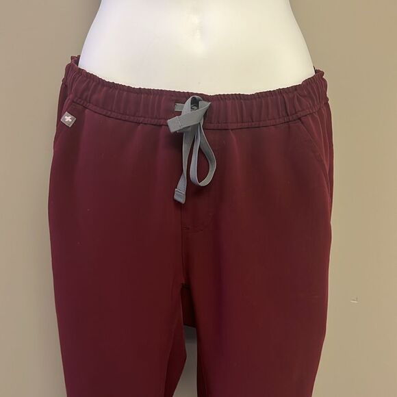 FIGS Burgundy Women’s Pull-On Pockets Elastic Waistband Drawstrings- Medium - Picture 4 of 13